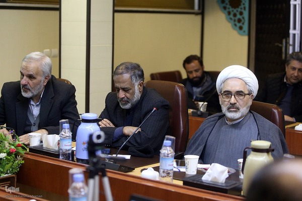 نشست سهم جامعه قرآنی در مشاکت پرشور