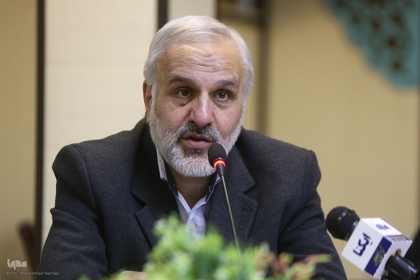 ولی یاراحمدی در نشست سهم جامعه قرآنی در مشاکت پرشور