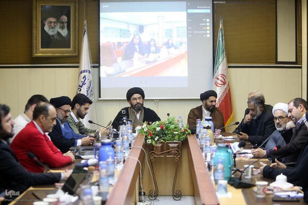 نشست سهم جامعه قرآنی در مشاکت پرشور