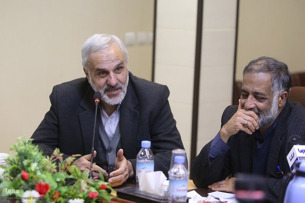 ولی یاراحمدی در نشست سهم جامعه قرآنی در مشاکت پرشور