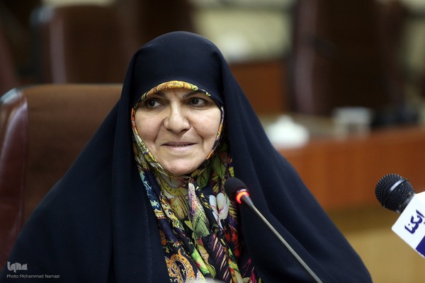 زهرا بادی؛ مدیر مؤسسه فرهنگی ـ قرآنی اسوه تهران در نشست سهم جامعه قرآنی در مشاکت پرشور