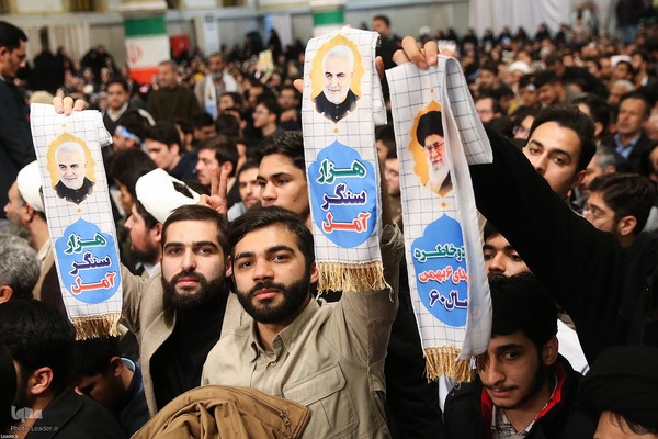 دیدار رأی اولی‌ها و خانواده‌های شهدا با مقام معظم رهبری