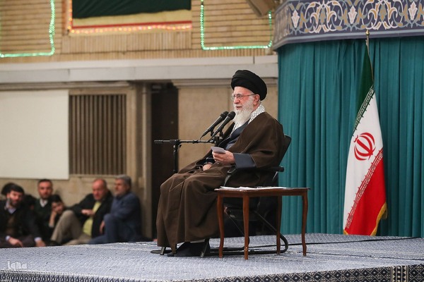 دیدار رأی اولی‌ها و خانواده‌های شهدا با مقام معظم رهبری