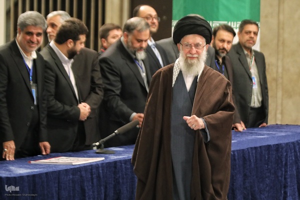حضور مقام معظم رهبری در پای صندوق رای