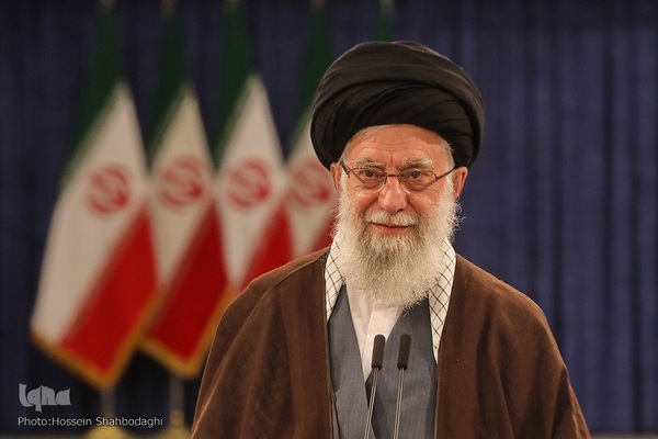 حضور مقام معظم رهبری در پای صندوق رای