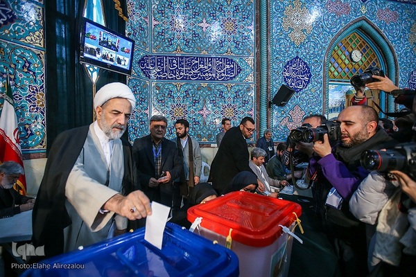 شعبه اخذ رای در حسینیه ارشاد