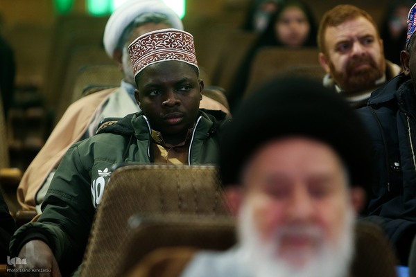 افتتاحیه دومین جشنواره فرهنگی هنری (أنا من حسین)