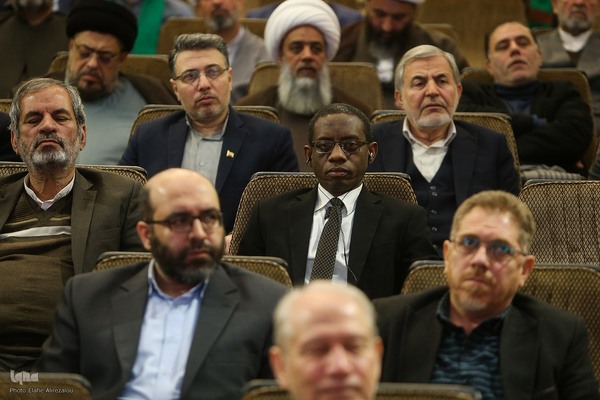 افتتاحیه دومین جشنواره فرهنگی هنری (أنا من حسین)