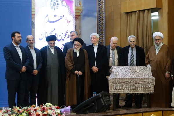 افتتاحیه دومین جشنواره فرهنگی هنری (أنا من حسین)