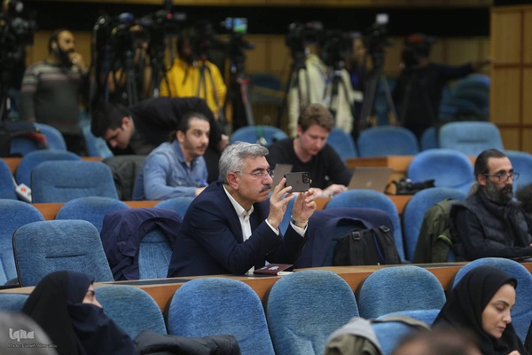 نشست  خبری احمد وحیدی ، وزیر کشور  با اصحاب رسانه