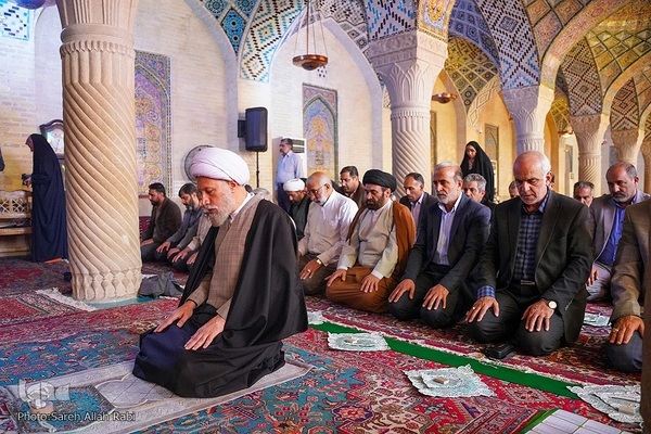 محفل انس با قرآن کریم در مسجد نصیرالملک شیراز