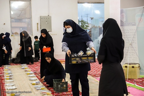 سفره افطار در جمع ایتام