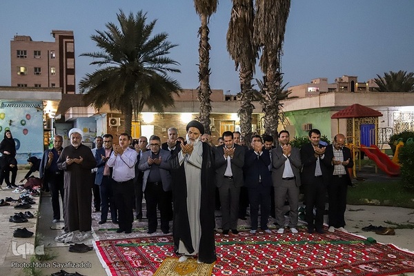 سفره افطار در جمع ایتام