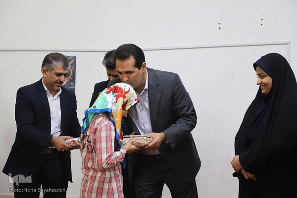 سفره افطار در جمع ایتام