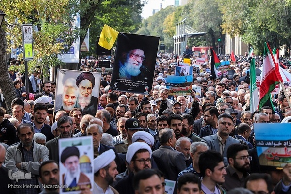 راهپیمایی مردم ایران به شکرانه حماسه‌ مقاومت