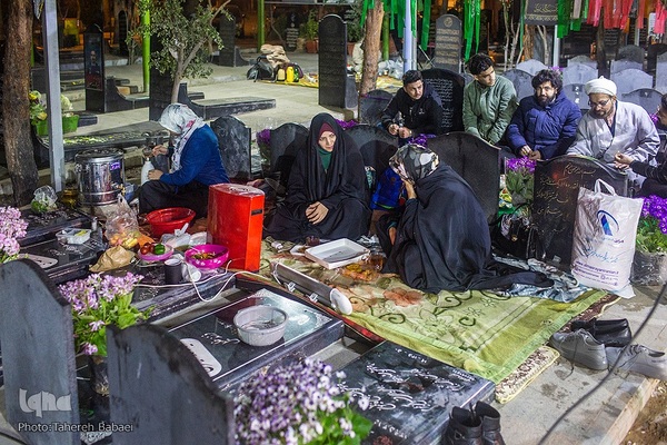 آغاز سال نو در کنار شهدا و درگذشتکان