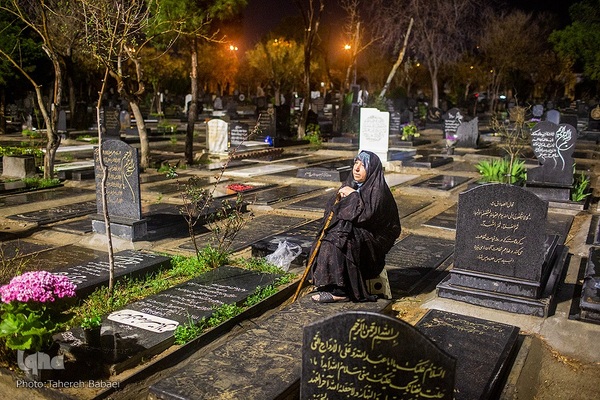 آغاز سال نو در کنار شهدا و درگذشتکان