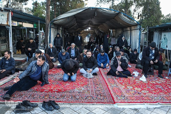 آغاز سال نو در کنار شهدا و درگذشتکان