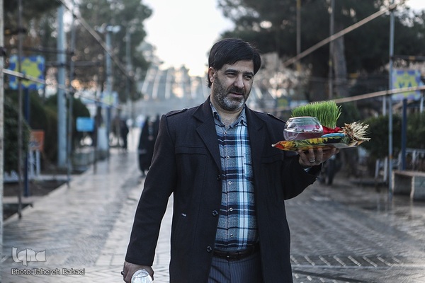 آغاز سال نو در کنار شهدا و درگذشتکان