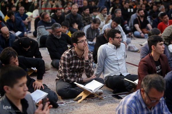 محفل انس با قرآن کریم با حضور قاری مصری احمد شحات