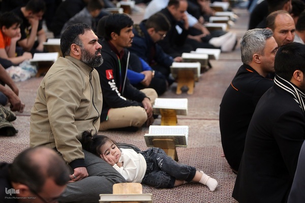 محفل انس با قرآن کریم با حضور قاری مصری احمد شحات