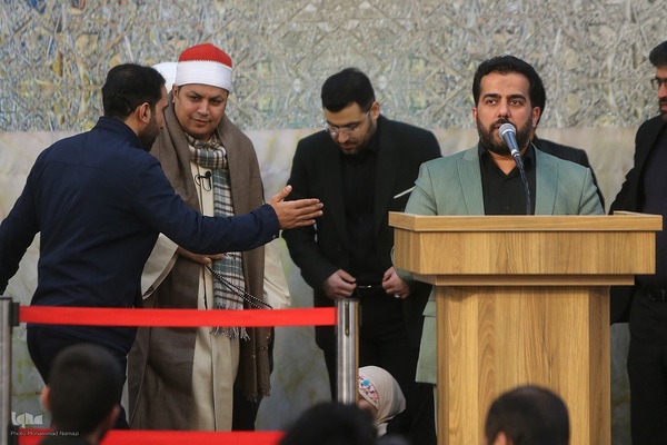 محفل انس با قرآن کریم با حضور قاری مصری احمد شحات