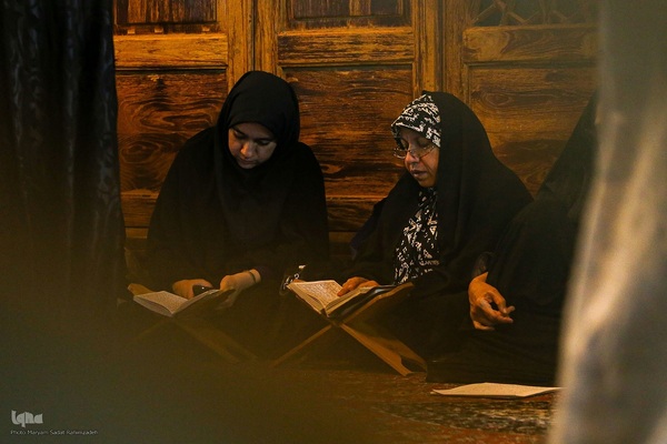 مراسم احیای شب قدر در شاهچراغ