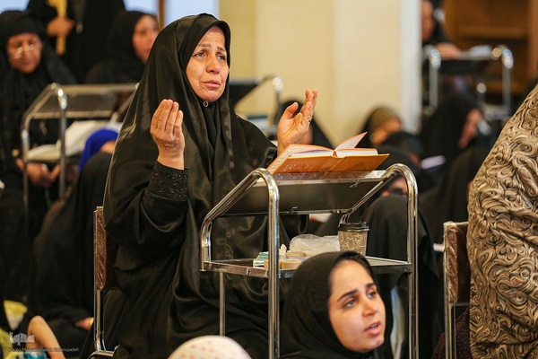 مراسم احیای شب قدر در شاهچراغ