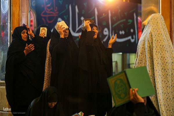 مراسم احیای شب قدر در شاهچراغ