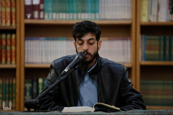 جلسات تفسیر قرآن در حرم رضوی