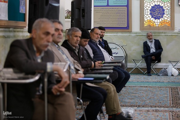 جلسات تفسیر قرآن در حرم رضوی