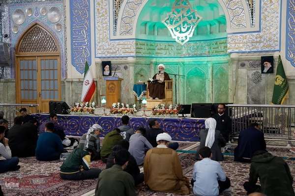 جلسات تفسیر قرآن در حرم رضوی