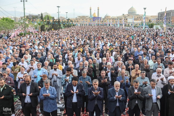 نماز عید سعید فطر در حرم حضرت عبدالعظیم(ع)