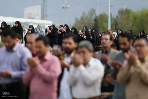 حواشی نماز بندگی و همبستگی عید فطر در تهران