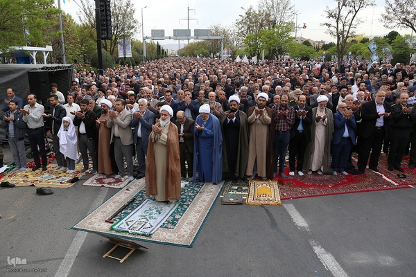 نماز عید فطر در قزوین‎
