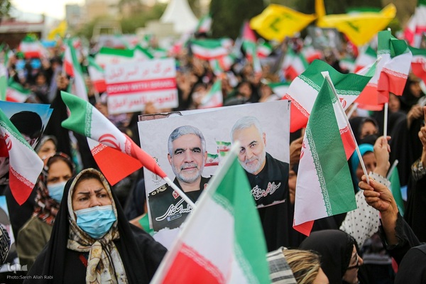 اجتماع مردم شیراز در حمایت از عملیات سپاه علیه رژیم صهیونیستی
