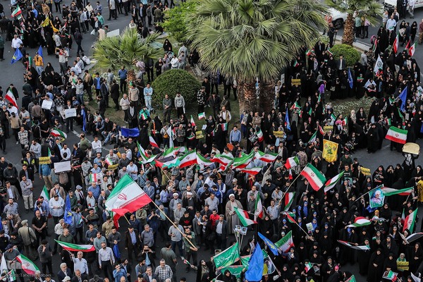 تجمع مردمی در پی حمایت حمله موشکی به رژیم صهیونیستی