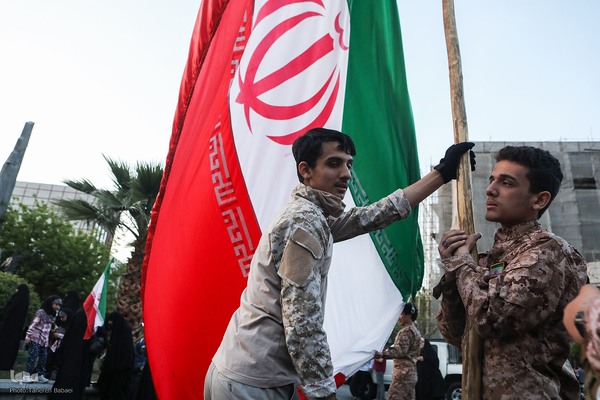 تجمع مردمی در پی حمایت حمله موشکی به رژیم صهیونیستی