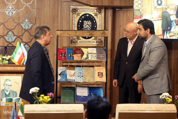 مراسم گرامیداشت یاد استاد کریم مجتهدی به نام یک عمر معلم