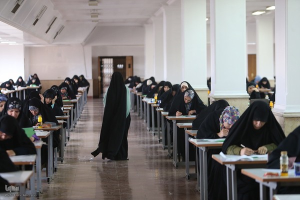 آزمون اعطای مدرک تخصصی به حافظان قرآن کریم