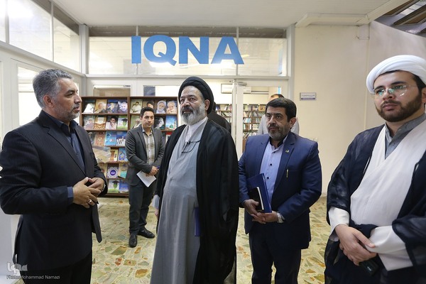 حجت الاسلام والمسلمین سید عبدالفتاح نواب، نماینده ولی فقیه در امور حج و زیارت صبح امروز از خبرگزاری ایکنا بازدید کردند.