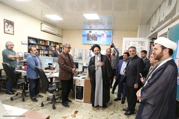 حجت الاسلام والمسلمین سید عبدالفتاح نواب، نماینده ولی فقیه در امور حج و زیارت صبح امروز از خبرگزاری ایکنا بازدید کردند.