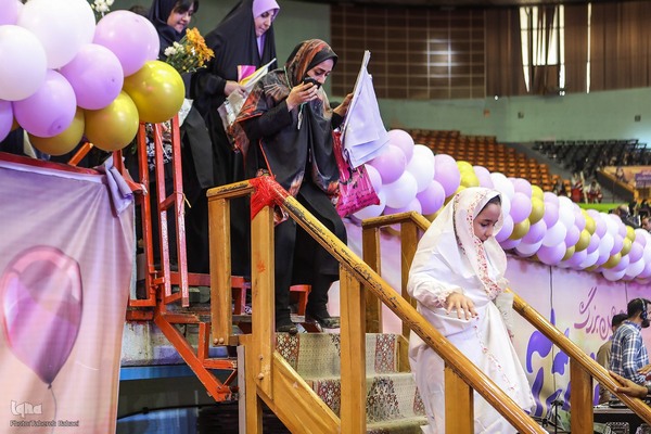 اجتماع ۲۰ هزارنفری «دختران آرمانی»