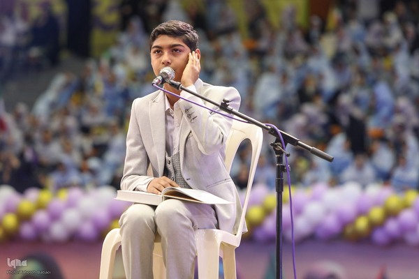 اجتماع ۲۰ هزارنفری «دختران آرمانی»