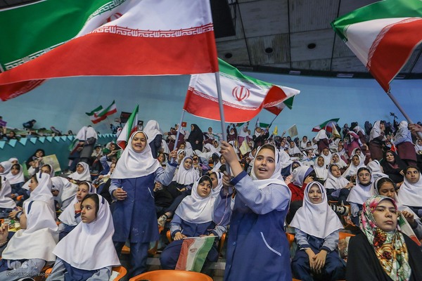 اجتماع ۲۰ هزارنفری «دختران آرمانی»