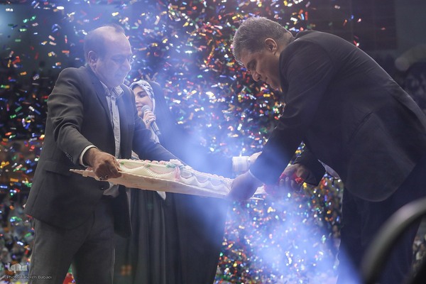 اجتماع ۲۰ هزارنفری «دختران آرمانی»