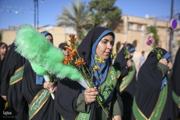شادپیمایی دختران به‌مناسبت میلاد حضرت معصومه (س)