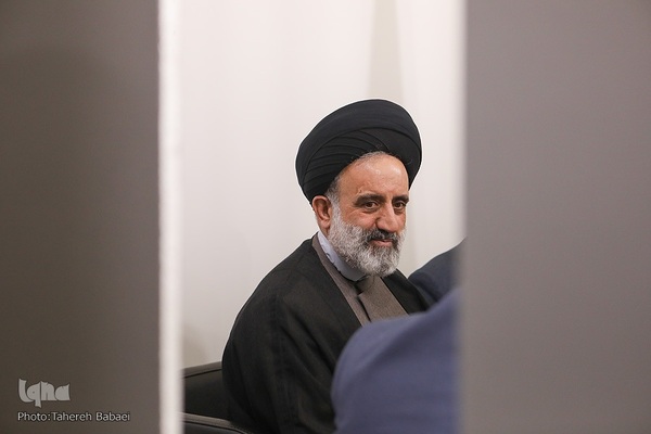 آیین رونمایی از کتاب «دختر قالیباف»