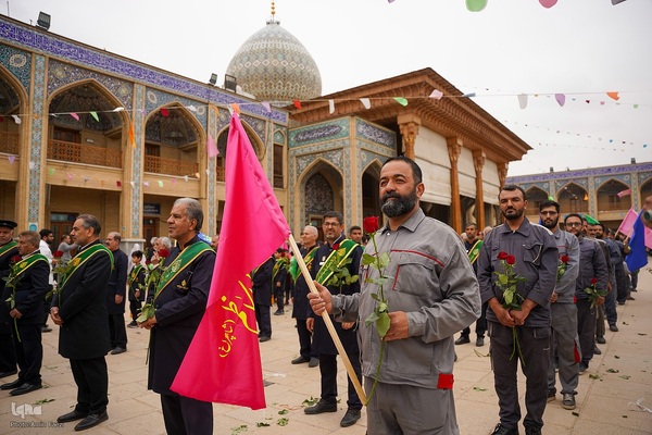گلباران خدام حرم حضرت شاهچراغ عليه‌السلام‎