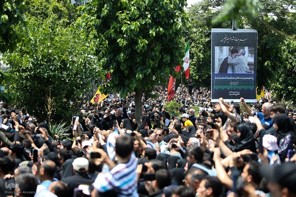 تشییع پیکر رئیس جمهور شهید در تهران (۲)